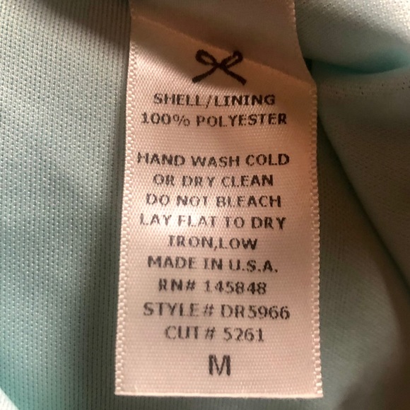 Everly Mini Dress Shift Halter Back Keyhole Size Medium Pre-Loved - Picture 11 of 11